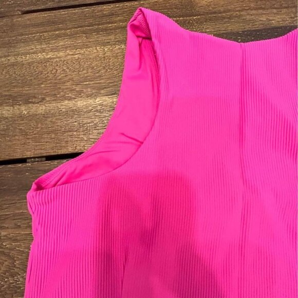 Woman’s hot pink, high front, ribbed and lined workout top. Size medium. New wit - Picture 6 of 9